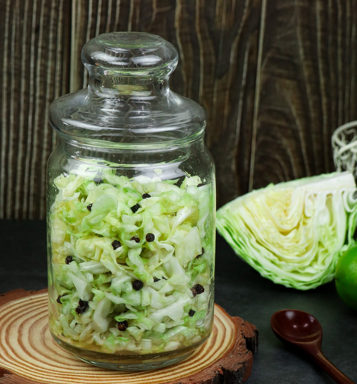What’s the difference between probiotics and prebiotics?