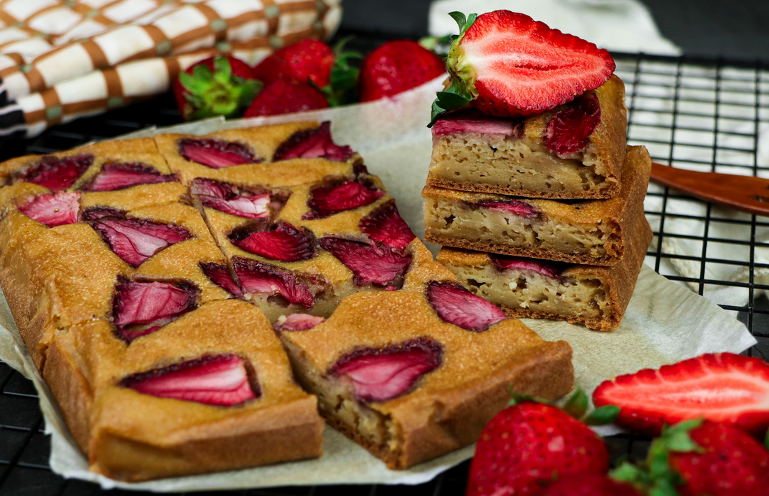 High protein strawberry pan pancakes