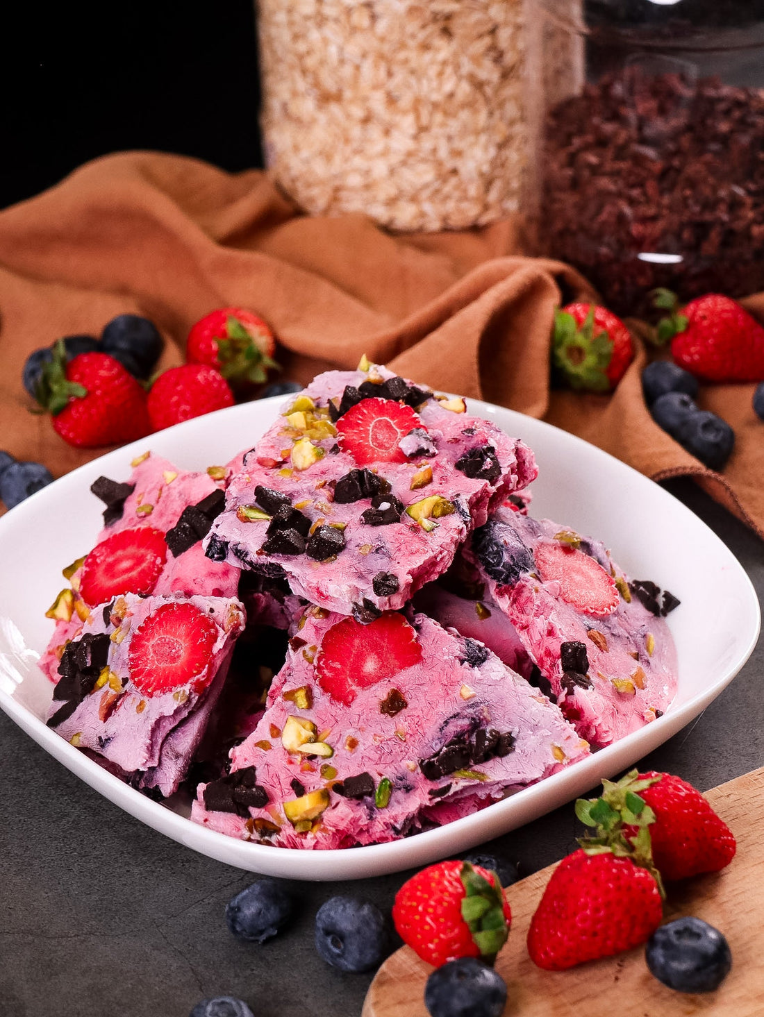 Berry Frozen Yoghurt Bark
