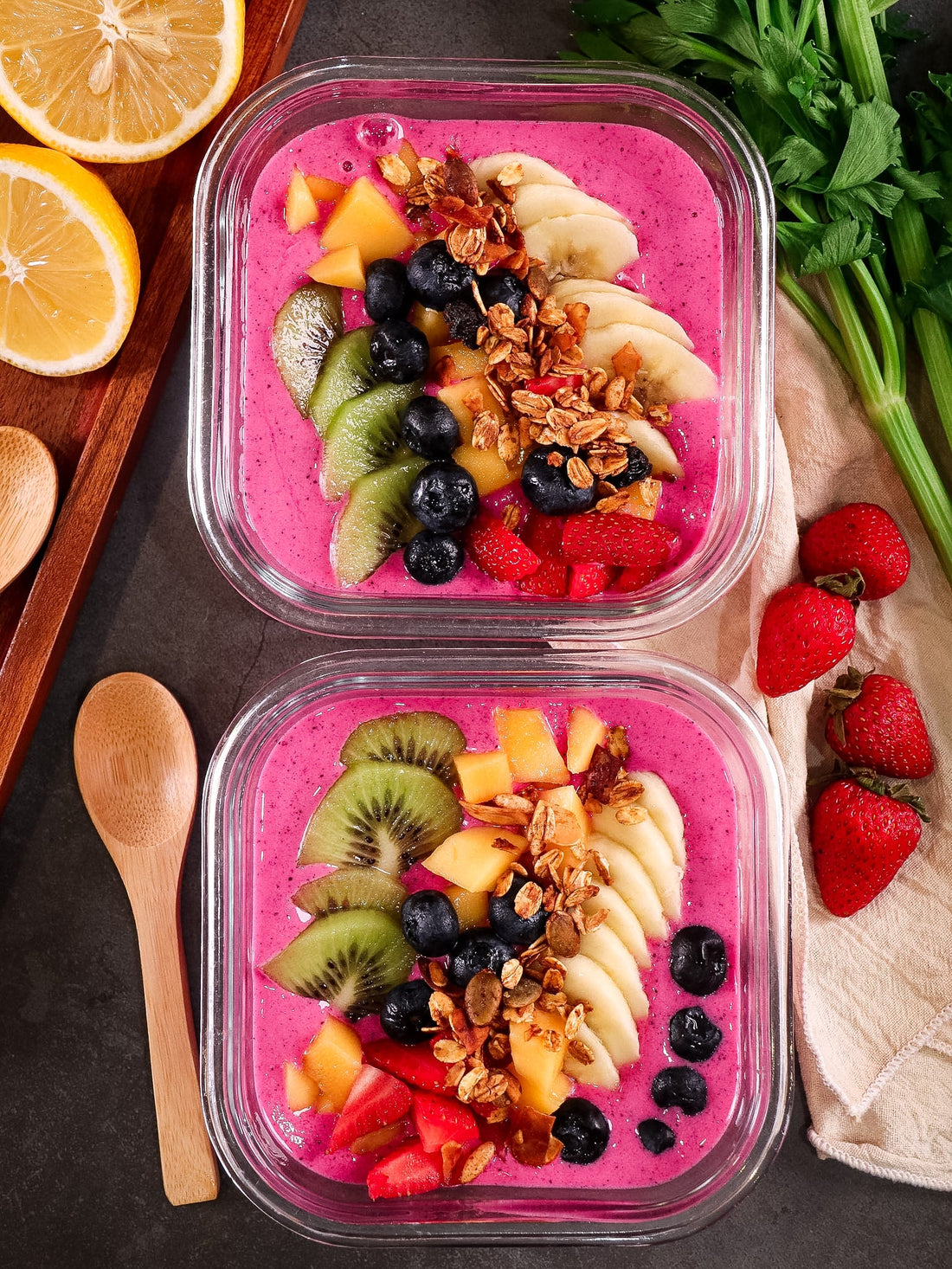 Dragon Fruit Smoothie Bowl