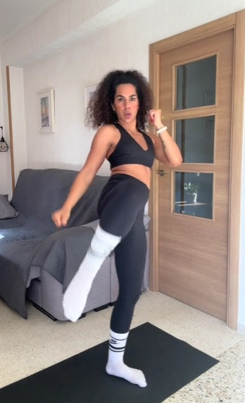 Intermediate Kickboxing Workout with Sarah (right leg)