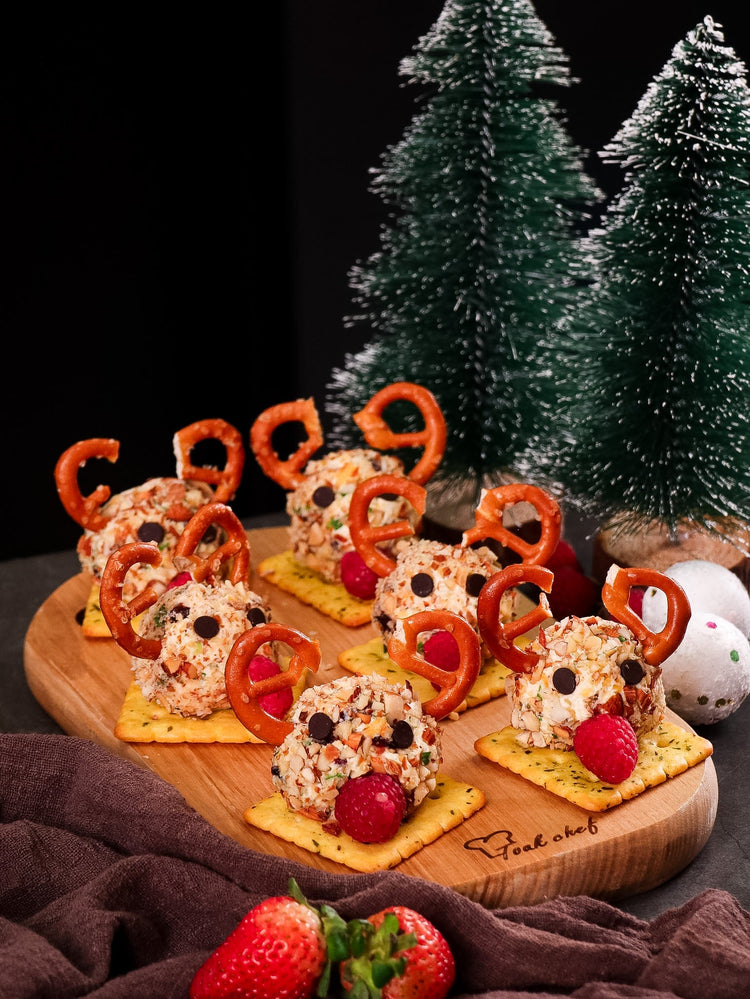 Mini Reindeer Cheeseballs – Zing Wellbeing